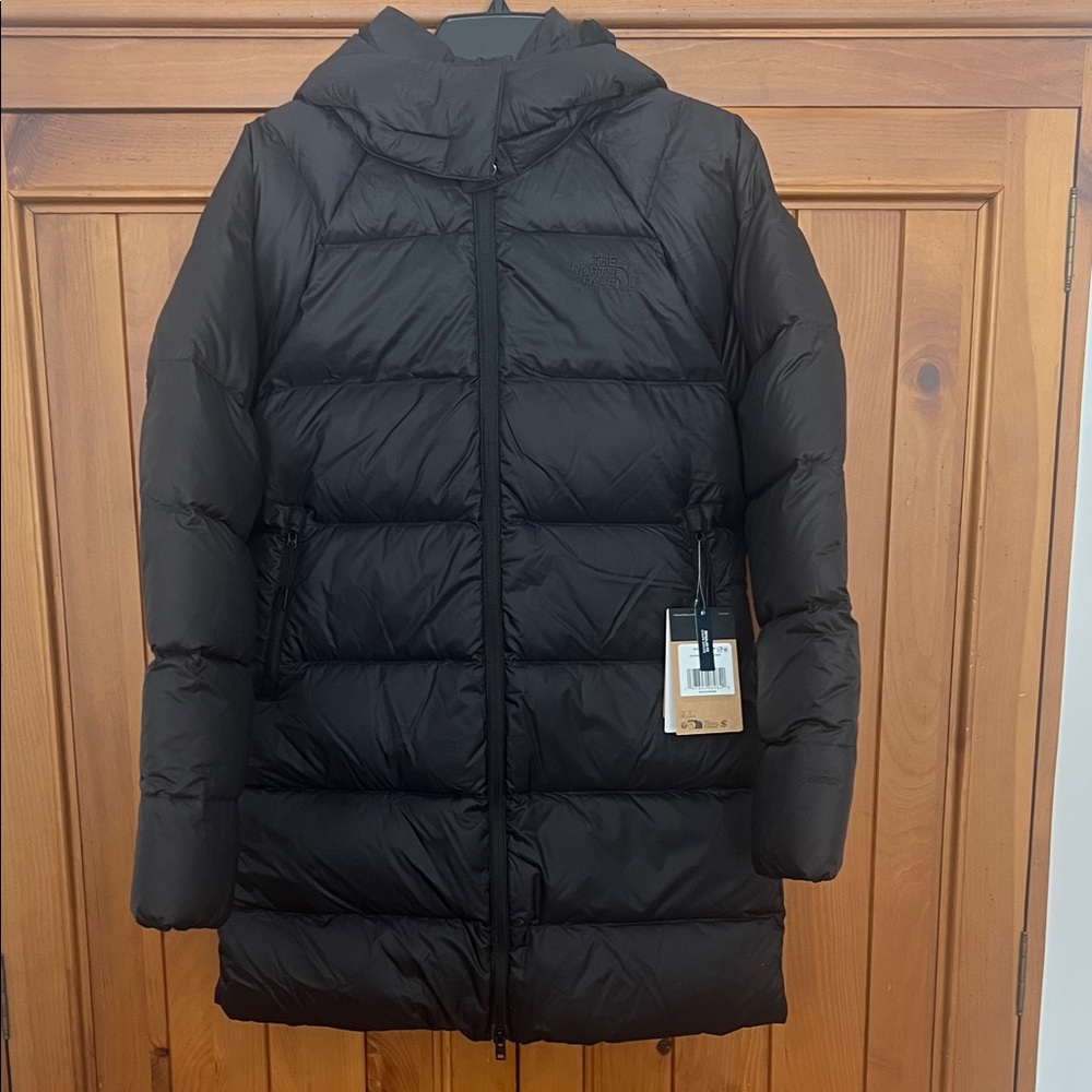 The North Face 
BRAND NEW WITH TAGS Hydra City Down Parka TNF Black